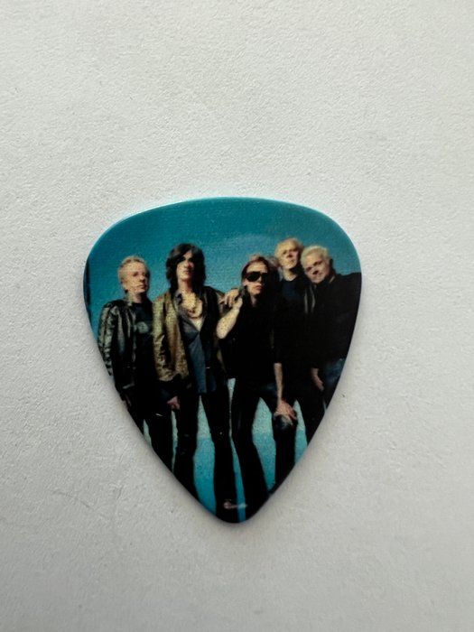 Lot 712: Aerosmith guitar pick