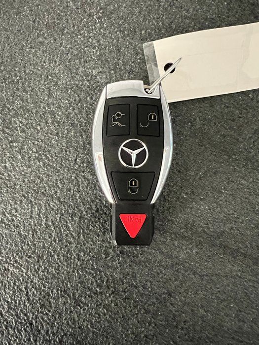 Lot 737: Mercedes-Benz OEM Key Fob 2017 SL550 Used