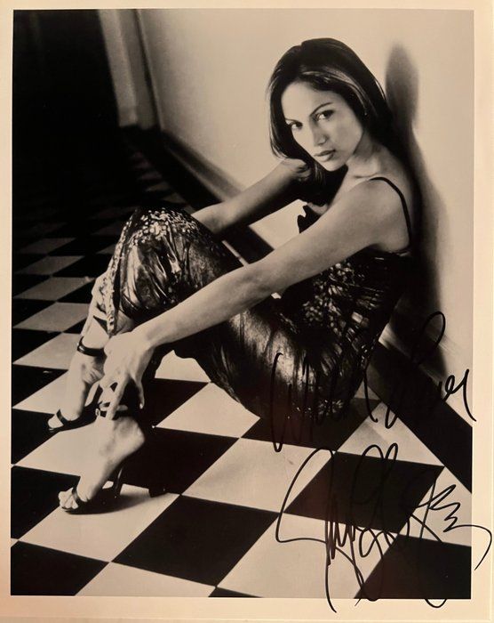 Lot 800: Jennifer Lopez facsimile signed photo. 8x10 inches