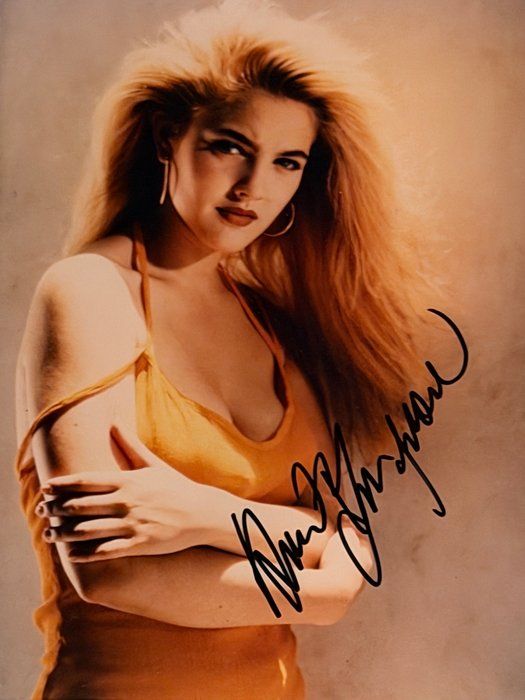 Lot 2: Poison Ivy Drew Barrymore signed photo