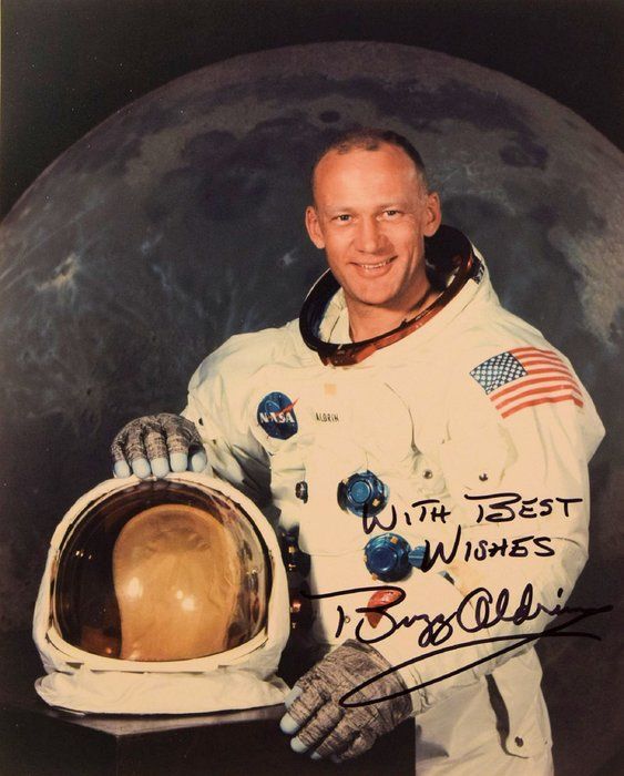 Lot 7: Buzz Aldrin signed photo