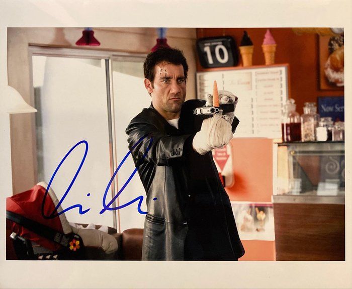Lot 16: Shoot 'Em Up Clive Owen Signed Movie Photo