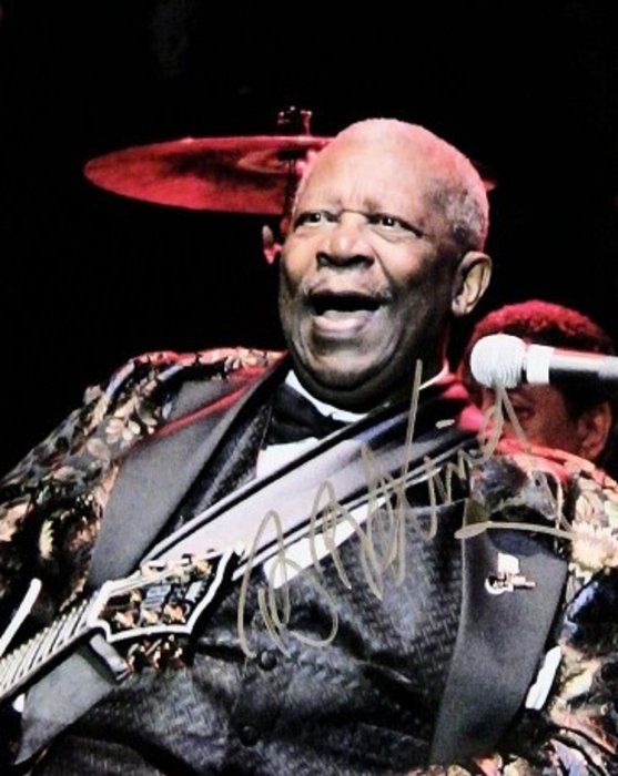 Lot 68: B.B. King signed promo photo