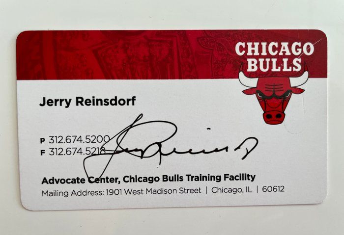 Lot 89: Chicago Bulls Chairman Jerry Reinsdorf signed business card