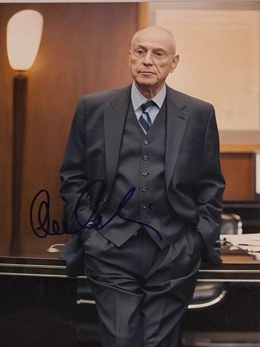 Lot 128: Argo Alan Arkin signed photo