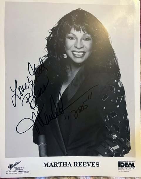 Lot 131: Martha Reeves signed photo