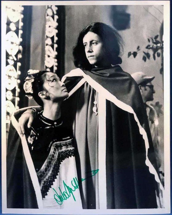 Lot 163: Arlo Guthrie signed photo