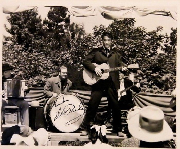Lot 314: Elvis Presley signed promo photo