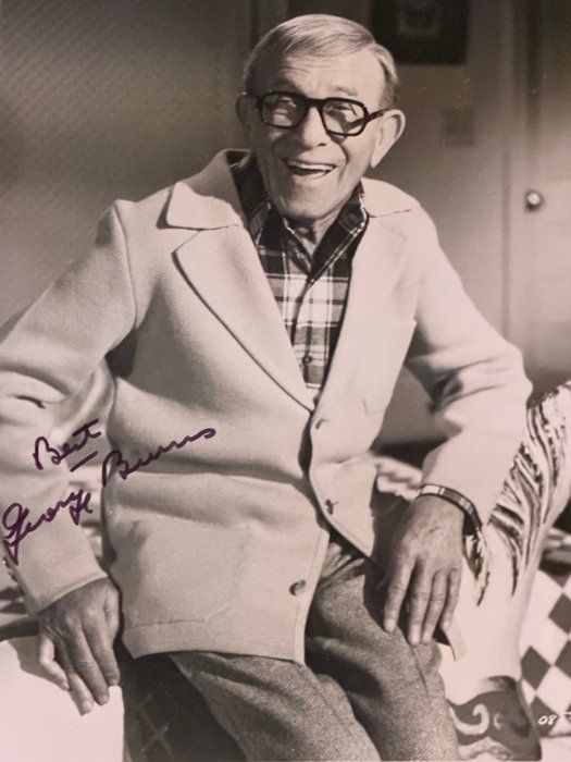Lot 330: The Sunshine Boys George Burns signed photo