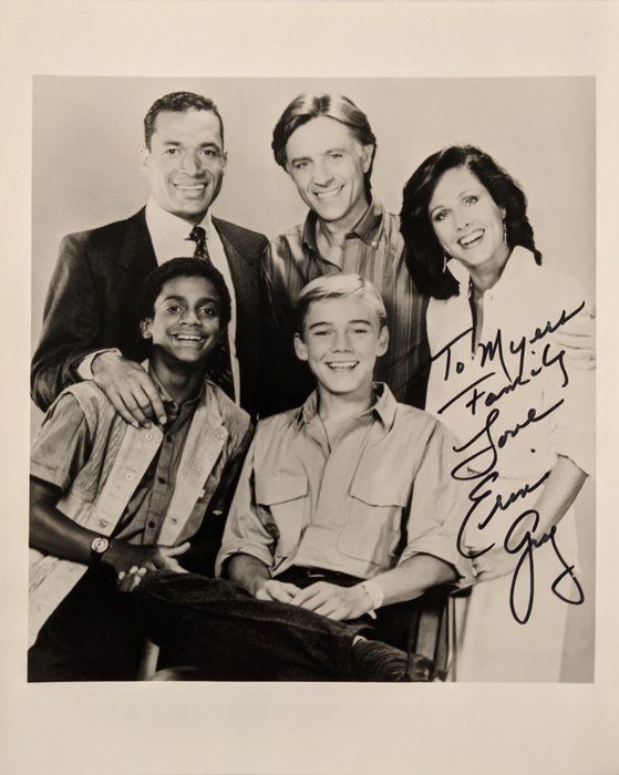 Lot 60: Buck Rogers Erin Gray signed photo