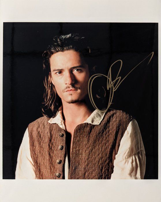 Lot 157: Lord of the Rings Orlando Bloom signed photo