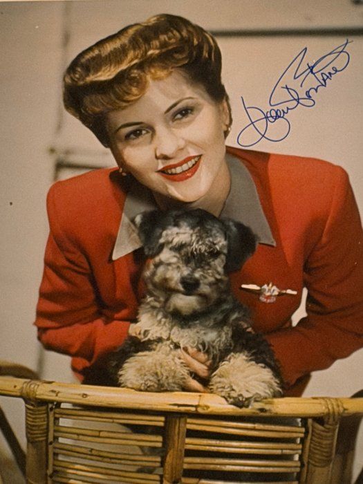 Lot 158: Rebecca Joan Fontaine signed photo