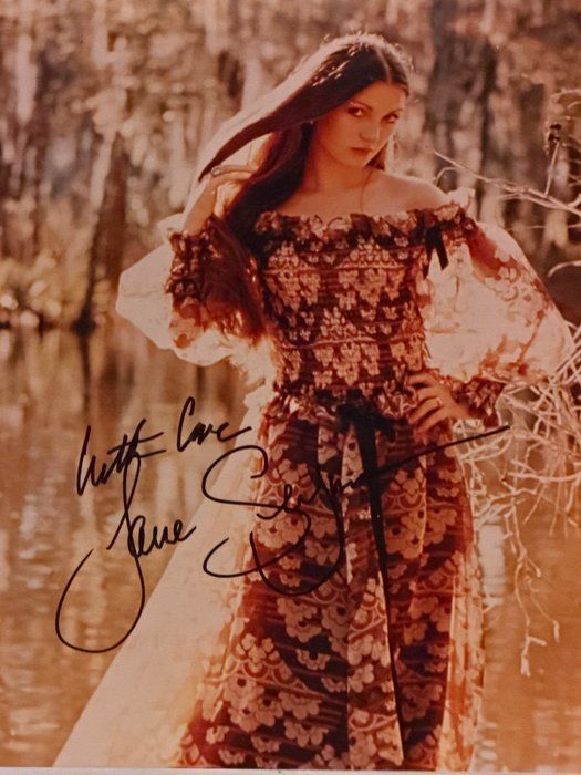 Lot 204: Bond Girl Jane Seymour signed photo