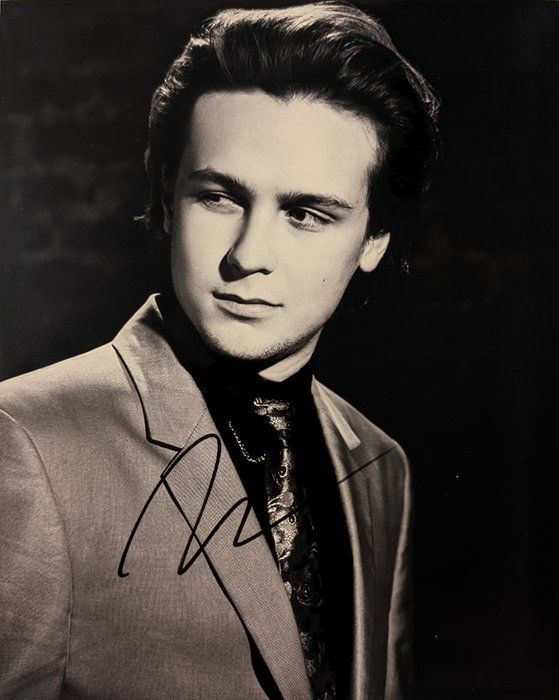 Lot 221: Escape Room Logan Miller signed photo