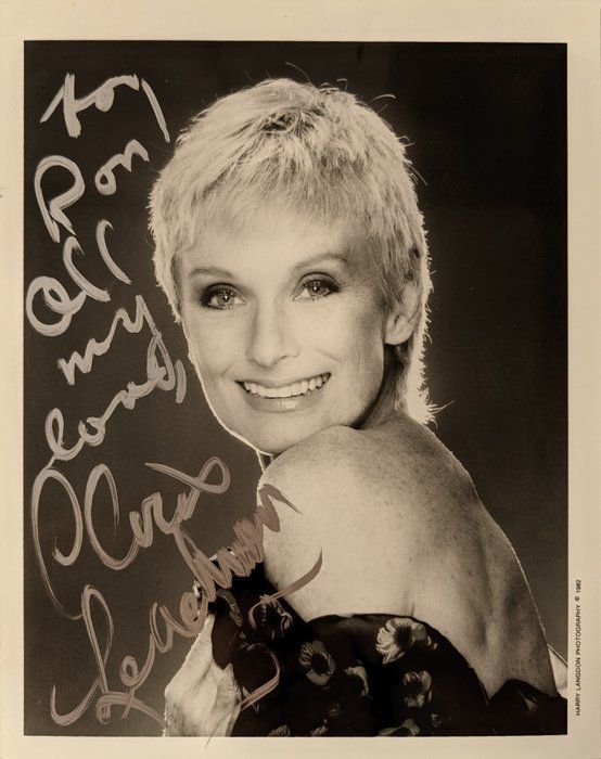 Lot 242: The Mary Tyler Moore Show Cloris Leachman signed photo