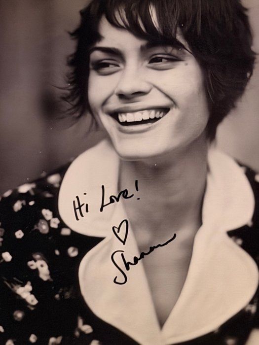 Lot 257: Actress Shannyn Sossamon signed photo