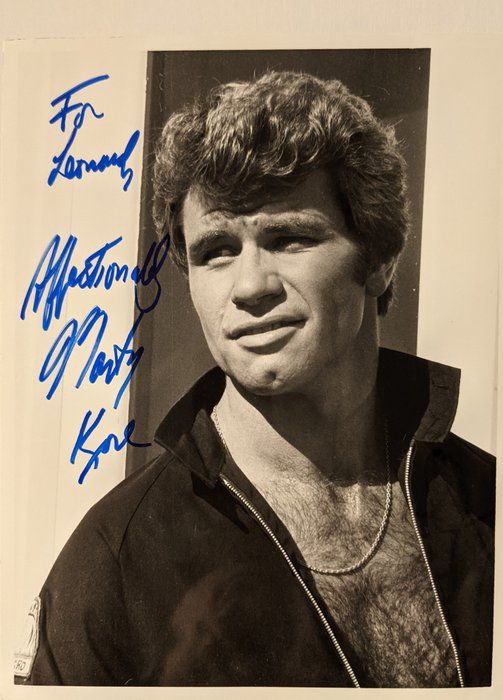Lot 283: Karate Kid Martin Kove signed photo