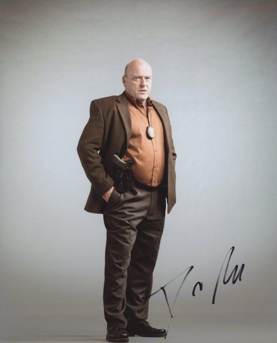 Lot 299: Breaking Bad Dean Norris signed photo