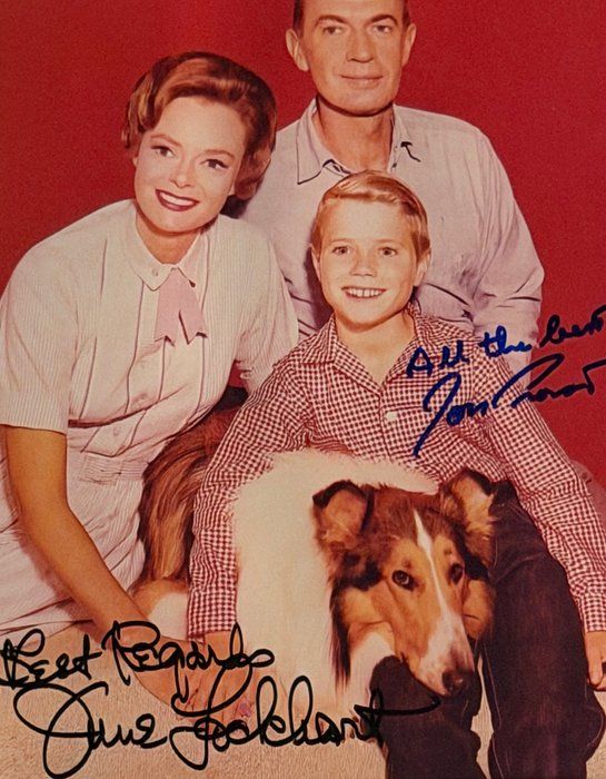 Lot 308: Lassie cast signed photo