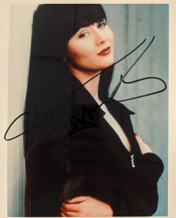 Lot 331: Beverly Hills 90210 Shannen Doherty signed photo