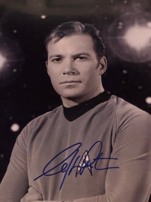 Lot 361: Star Trek William Shatner signed photo