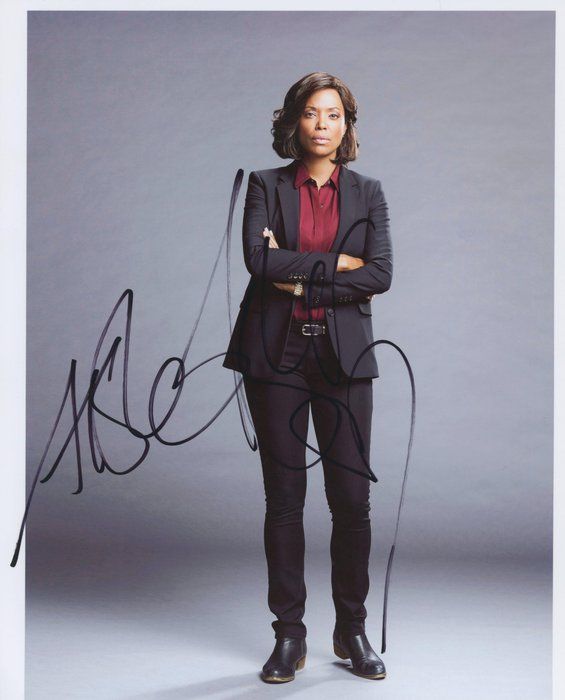 Lot 362: Criminal Minds Aisha Tyler signed photo