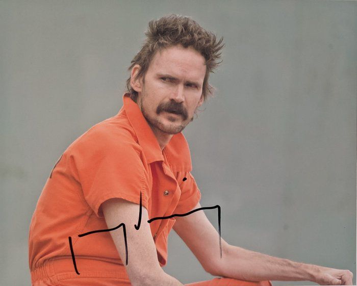Lot 389: FX Hit Series Justified Jeremy Davies signed photo