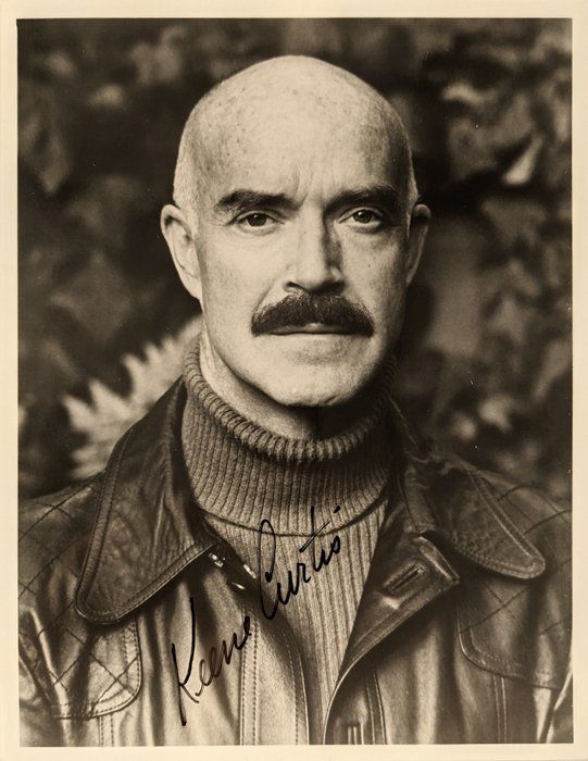 Lot 442: Blade Keene Curtis signed photo