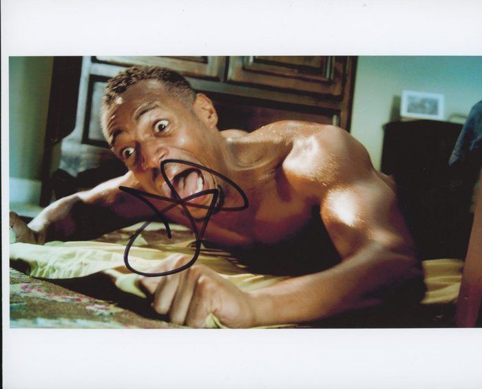 Lot 461: Scary Movie Marlon Wayans signed photo