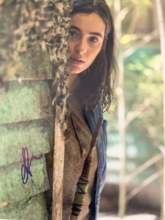 Lot 465: The Walking Dead Christian Serratos signed photo