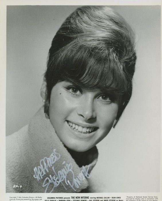 Lot 508: Hart to Hart Stefanie Powers signed photo
