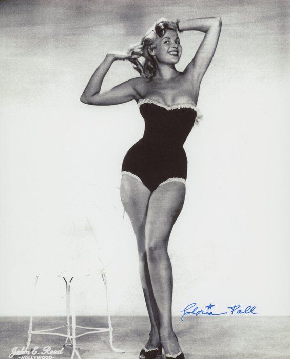 Lot 531: 1950's Showgirl Gloria Pall signed Abbott and Costello photo