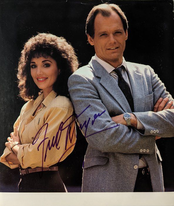 Lot 564: Hunter Fred Dryer signed photo