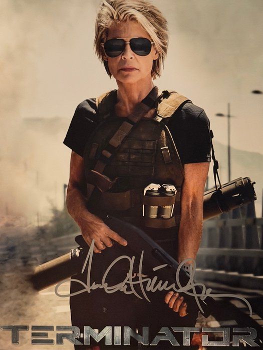 Lot 572: The Terminator Linda Hamilton signed movie photo