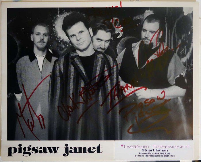 Lot 578: Pigsaw Janet signed photo