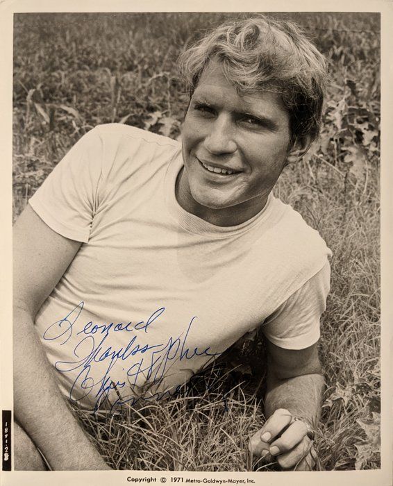 Lot 579: Paper Moon Christopher Connelly signed photo