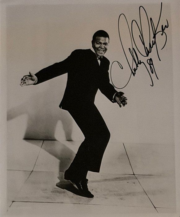 Lot 643: The Twist Chubby Checker signed photo
