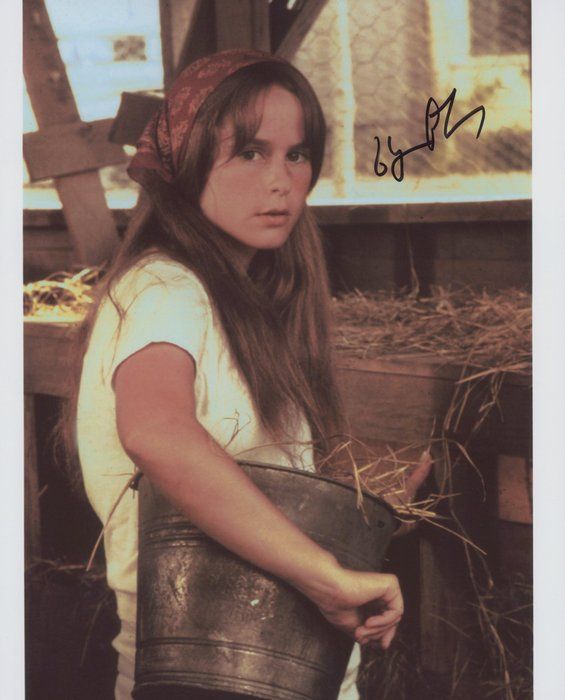 Lot 650: Sons and Daughters Glynnis O'Connor signed photo