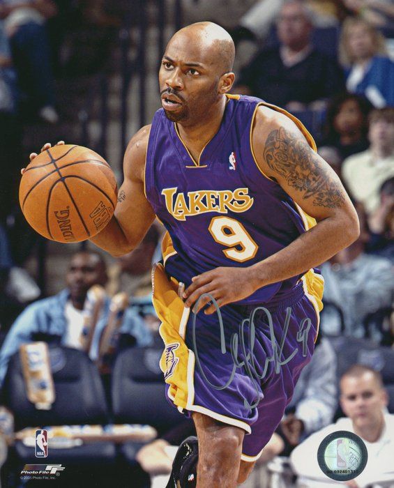 Lot 653: NBA Star Chucky Atkins signed photo
