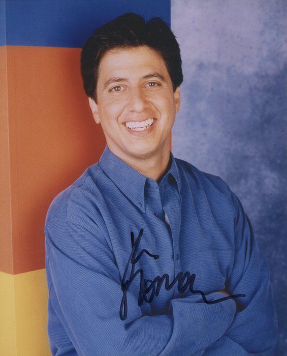 Lot 679: Everybody Loves Raymond Ray Romano signed photo