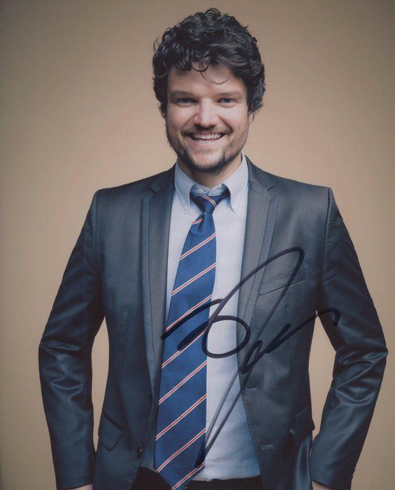 Lot 698: Breaking Bad Matt Jones signed photo