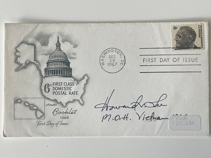 Lot 535: Vietnam Medal of Honor Howard Lee signed cover