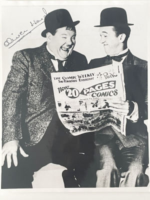 Laurel & hardy photo. Laurel & Hardy signed photo autographed by Oliver Hardy. 8x10 inchesLaurel 