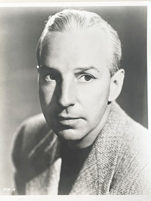 Lloyd Nolan photo. 8x10 inchesLloyd Benedict Nolan was an American film and television actor. 