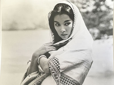 France Nuyen unsigned photo. 8x10 inchesFrance Nuyen is a French actress, model, and 