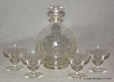 Tchecoslovaquie Etched Decanter Glass Set. Tchecoslovaquie Czech Bohemia Etched Decanter Glass 