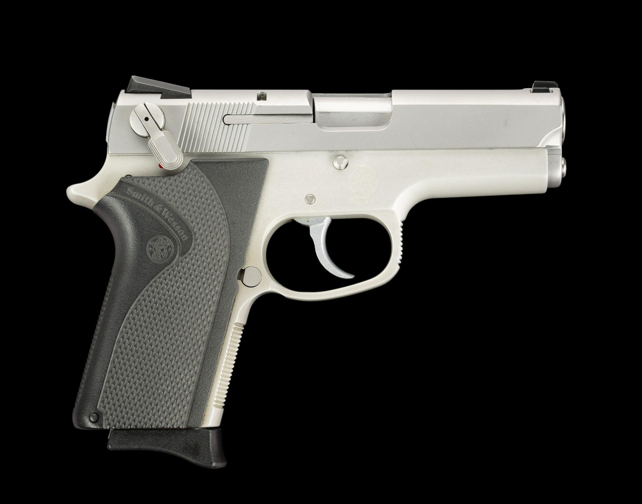 Lot 18 - Smith & Wesson Model 3913 Semi Auto Pistol, Caliber 9mm