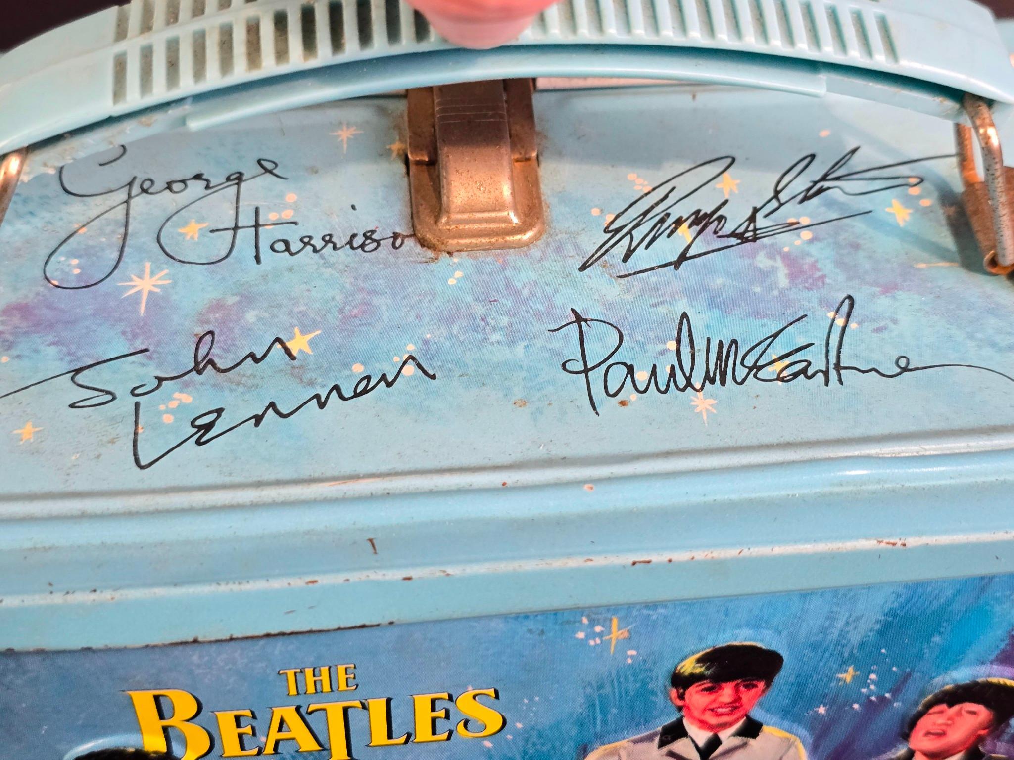 Lot 17 - 1965 The Beatles Lunchbox | Cordier Auctions