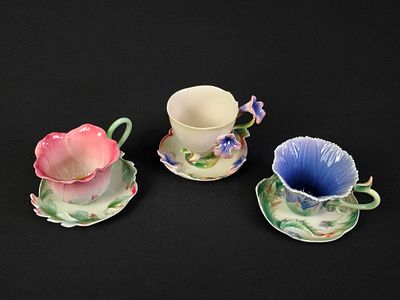 Lot 383 - 6 Pcs Franz Floral Ceramics | Cordier Auctions