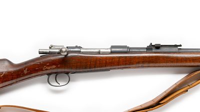 DWM Mauser with Chilean Crest, Cut Down, Caliber 7.57mm (?). Serial Number: 262 Design: Here is